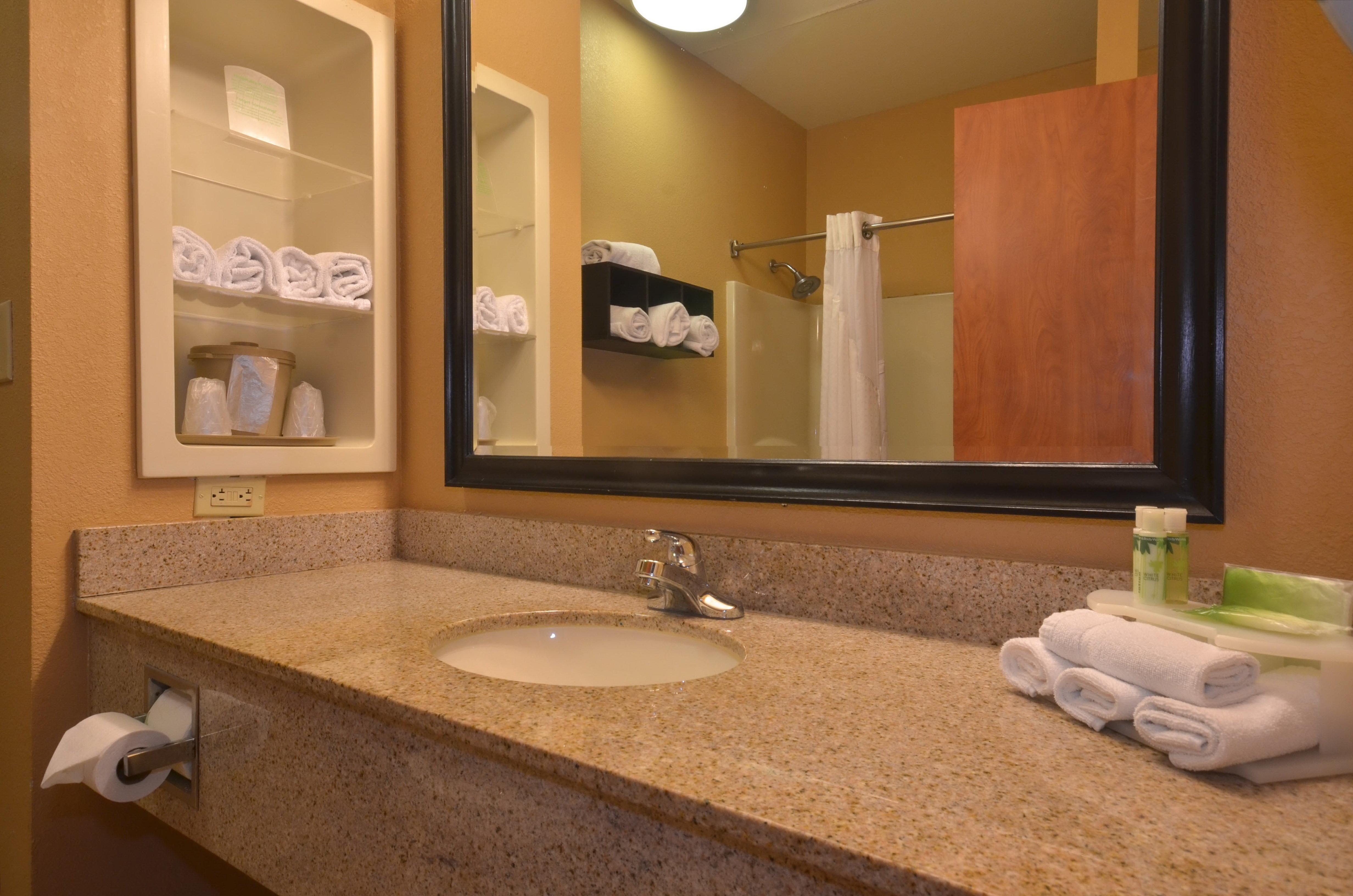 Holiday Inn Express & Suites Pine Bluff/Pines Mall By Ihg Exterior foto