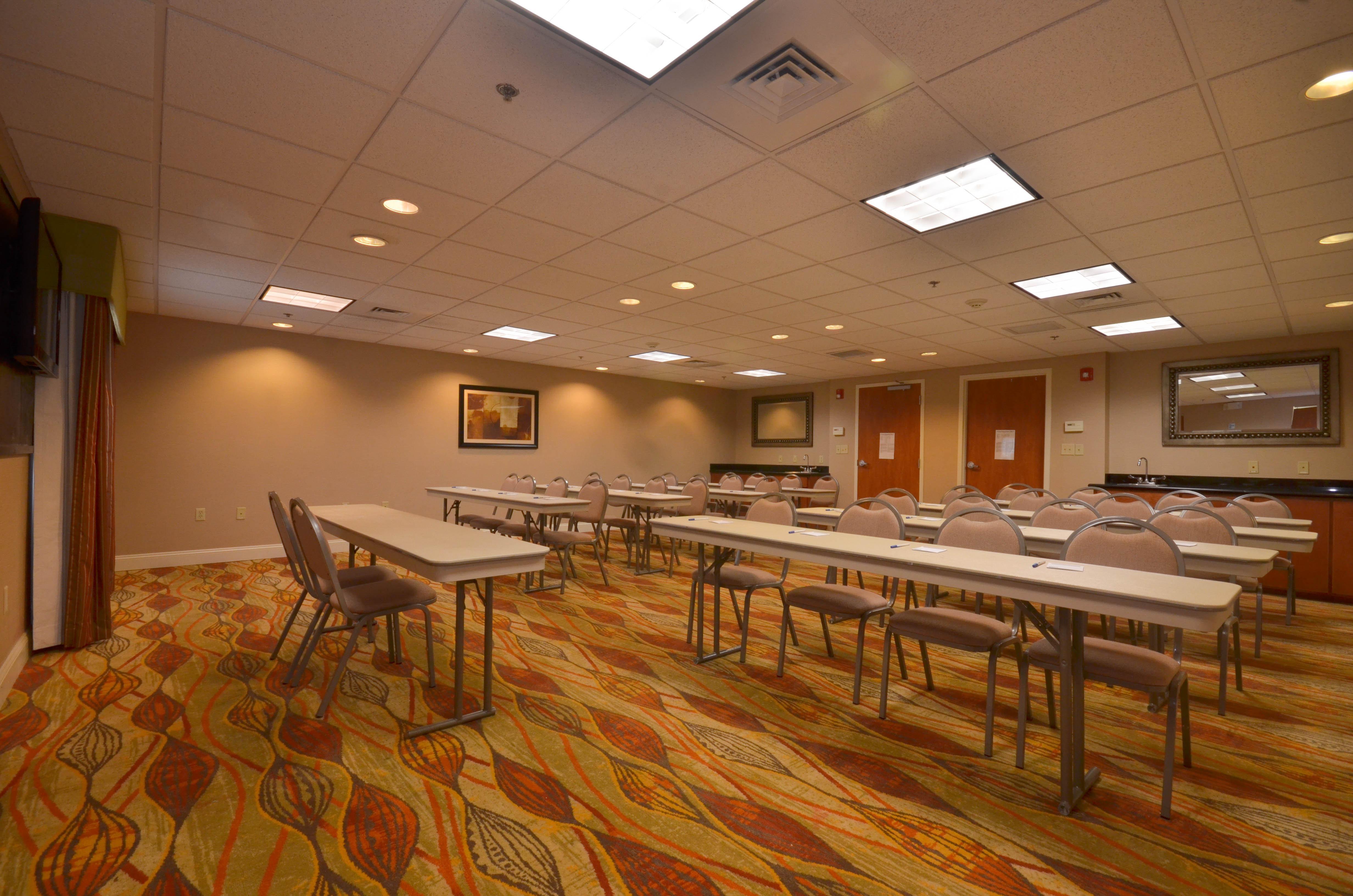 Holiday Inn Express & Suites Pine Bluff/Pines Mall By Ihg Exterior foto