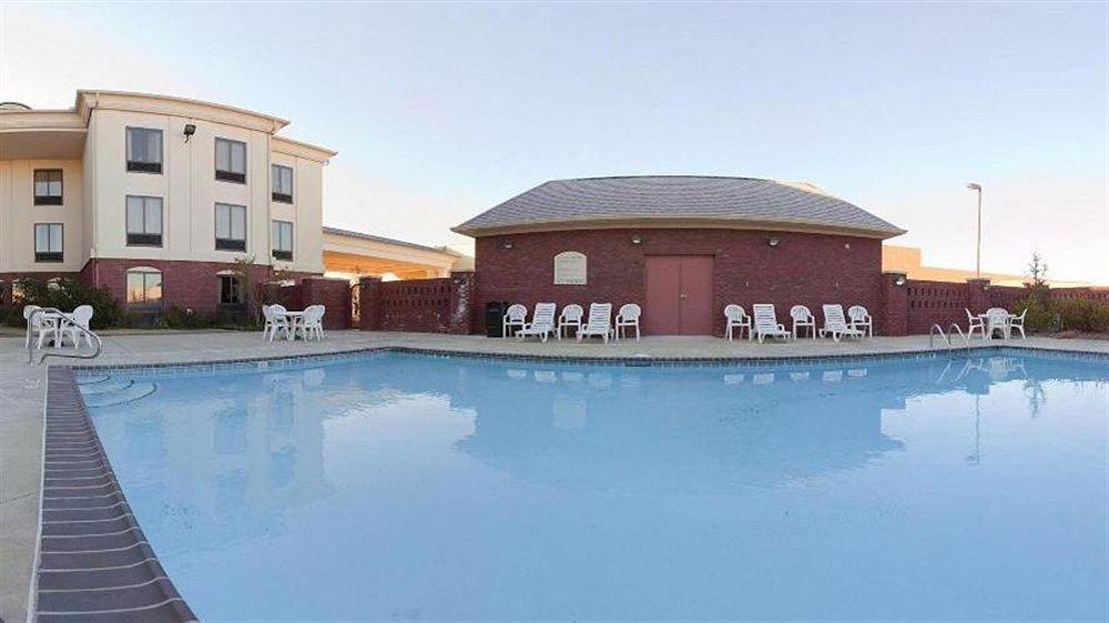 Holiday Inn Express & Suites Pine Bluff/Pines Mall By Ihg Exterior foto