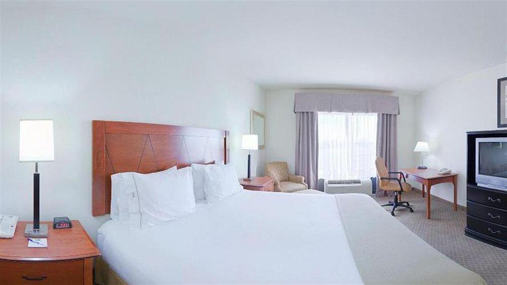 Holiday Inn Express & Suites Pine Bluff/Pines Mall By Ihg Exterior foto